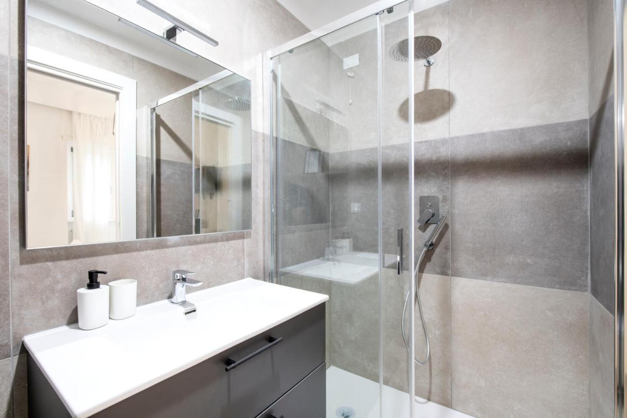 Easystayrome 10 Pax 3 Baths 1 Min From Metro Exterior photo